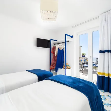 De Vivo Realty - Blue Waves Apartmán *