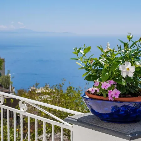 Apartment Blue Waves - De Vivo Realty *