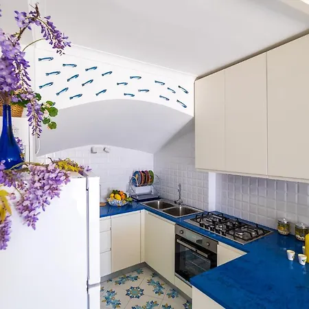 Blue Waves - De Vivo Realty Positano