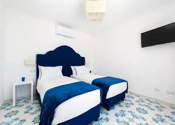 Blue Waves - De Vivo Realty * Positano