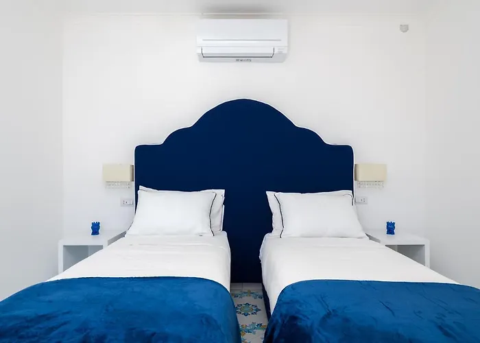 Blue Waves - De Vivo Realty Positano