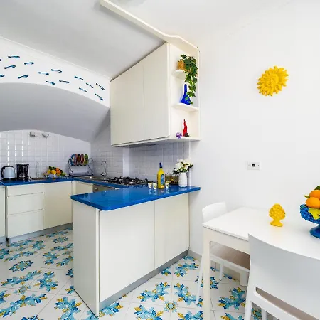 Blue Waves - De Vivo Realty Apartman *