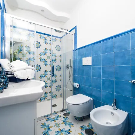 De Vivo Realty - Blue Waves *