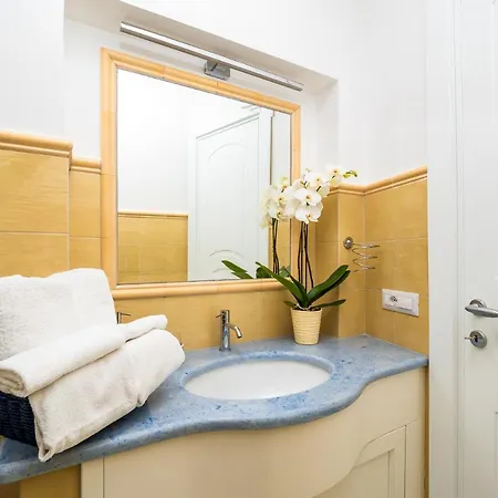 Blue Waves - De Vivo Realty *